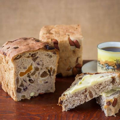 Sourdough Fruit and Nut (large)